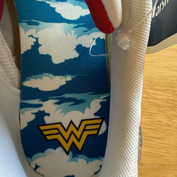 Reebok Wonder Woman 1984 Limited Edition Tennis Shoes Unisex Size 7 NEW NO BOX - Picture 10 of 16